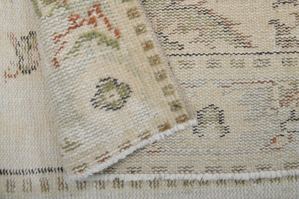 Hosyarnaz – vintage oriental rug for living room or bedroom, 5'7" x 8'11" (170x271 cm)