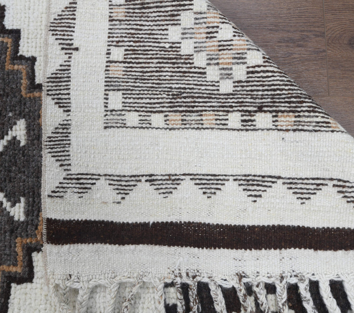 Elmaspeyker runner: 1970s handmade Anatolian runner with oriental motifs and cotton backing