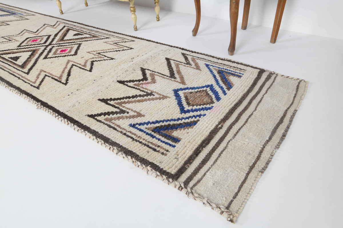 1970′s Original Vintage Oushak Runner Rug
