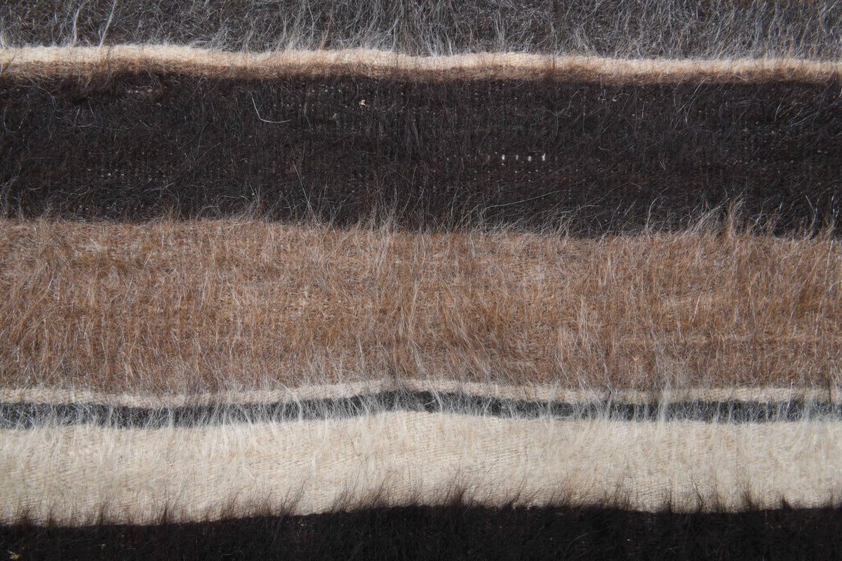 Handwoven flatweave wool kilim from Anatolia, Turkey – Vintage Small Kilim Rug 2'9" x 4'3"