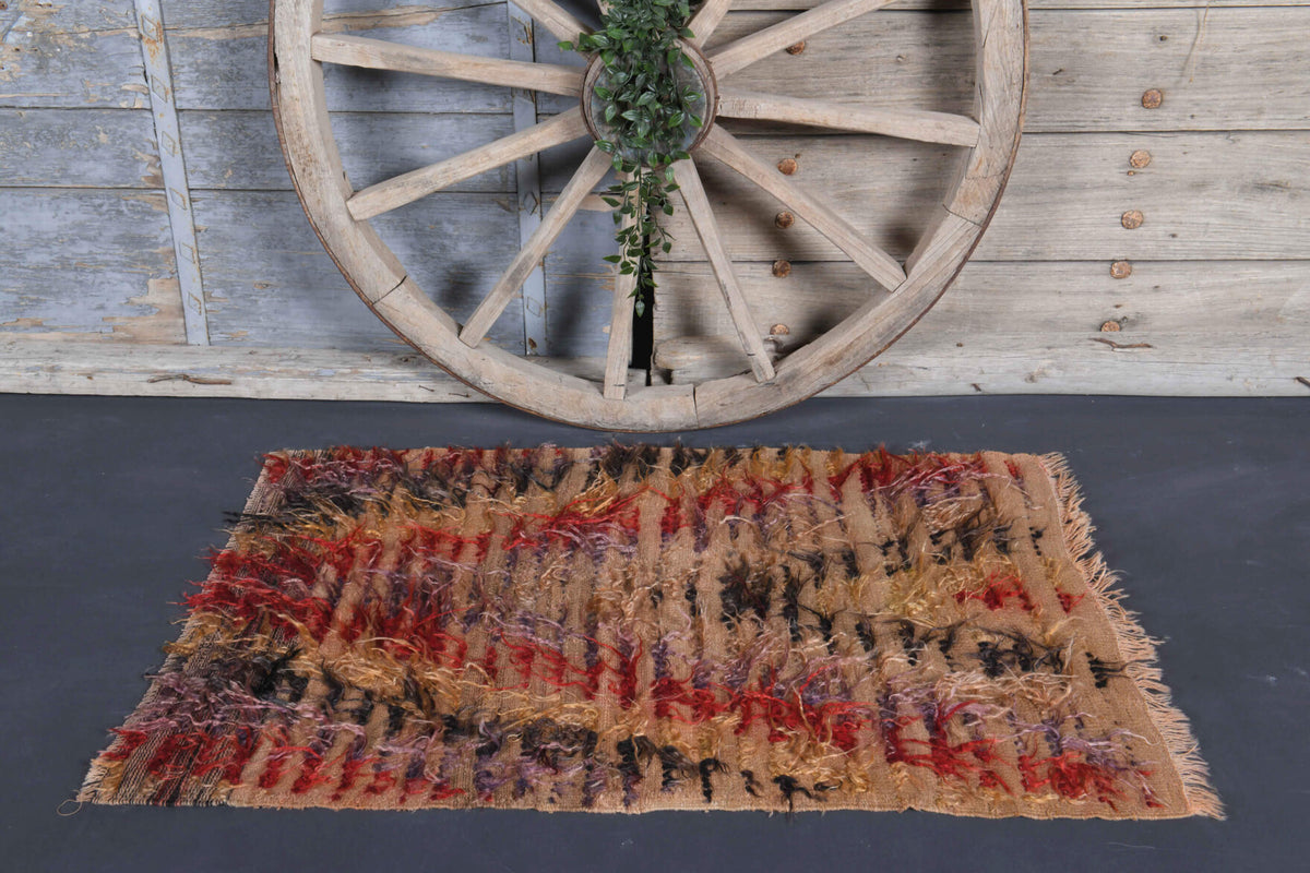 One-of-a-kind 1960s Anatolian vintage kilim rug in wool, 2'9" x 4'3"