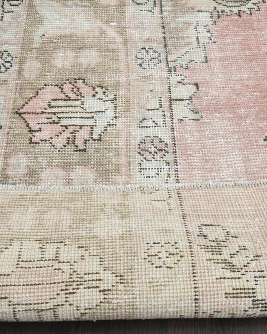 Vintage Oushak Small Rug in wool – 1970s piece from Anatolia, Turkey | Fame Rugs