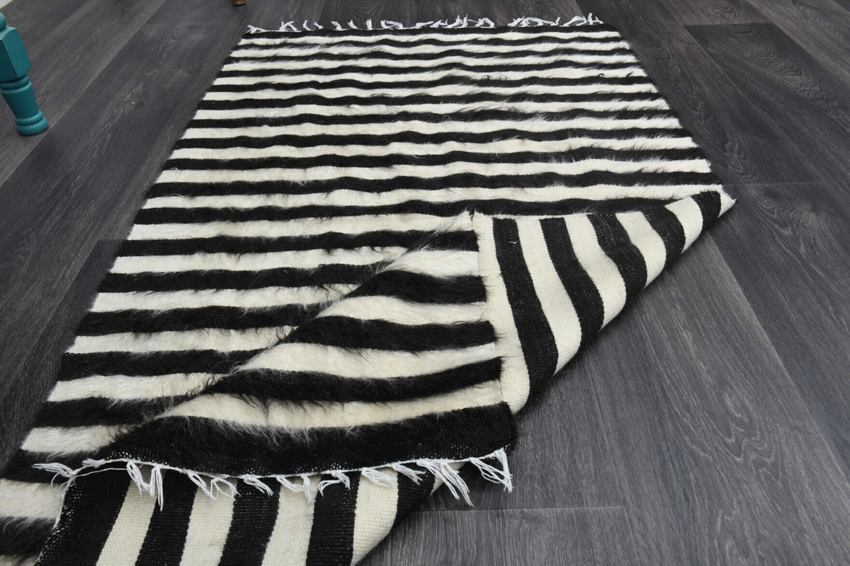 Black White - Vintage Small Kilim Rug