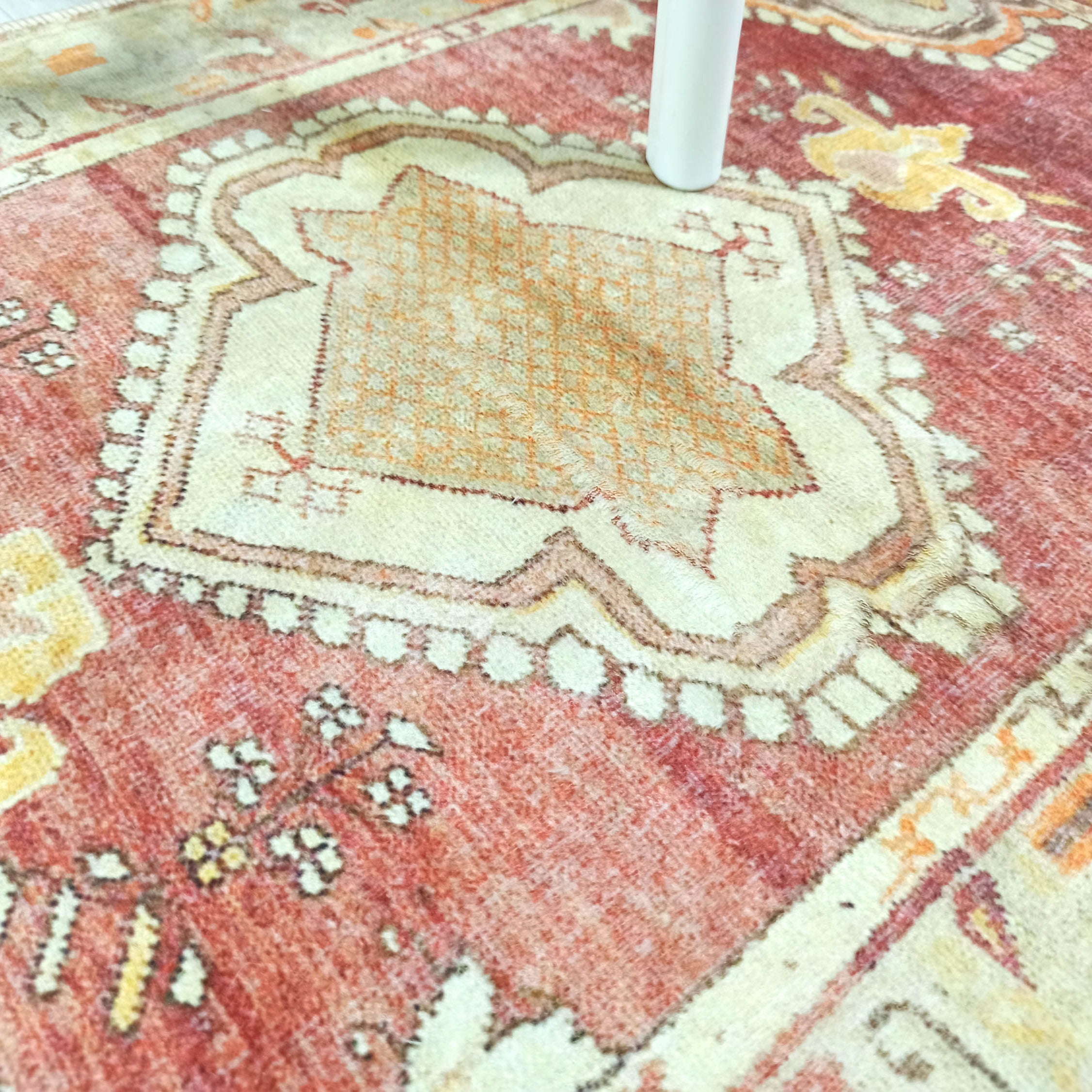 Aria Yellow Gold Medallion Turkish 2x3 Rug