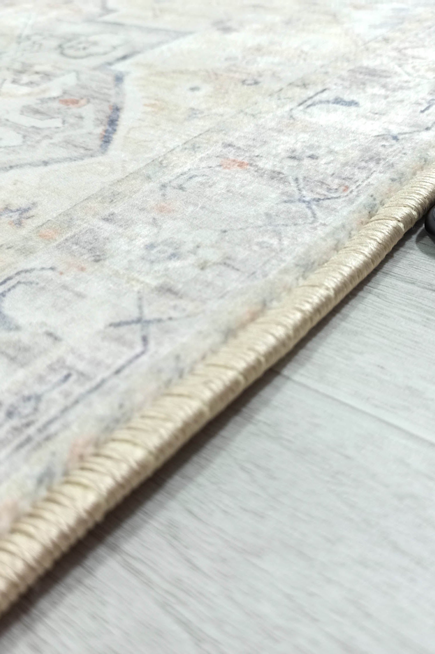 Kinzlee Neutral Beige Persian 2x3 Rug