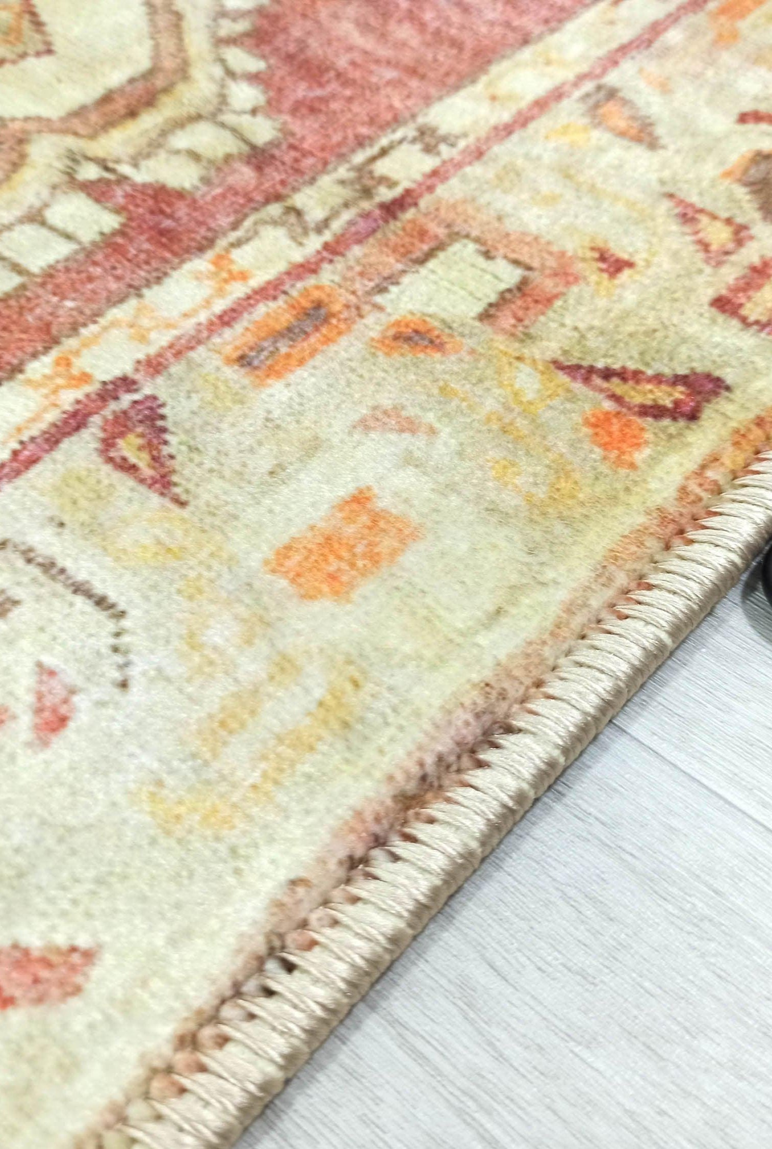 Aria Yellow Gold Medallion Turkish 2x3 Rug