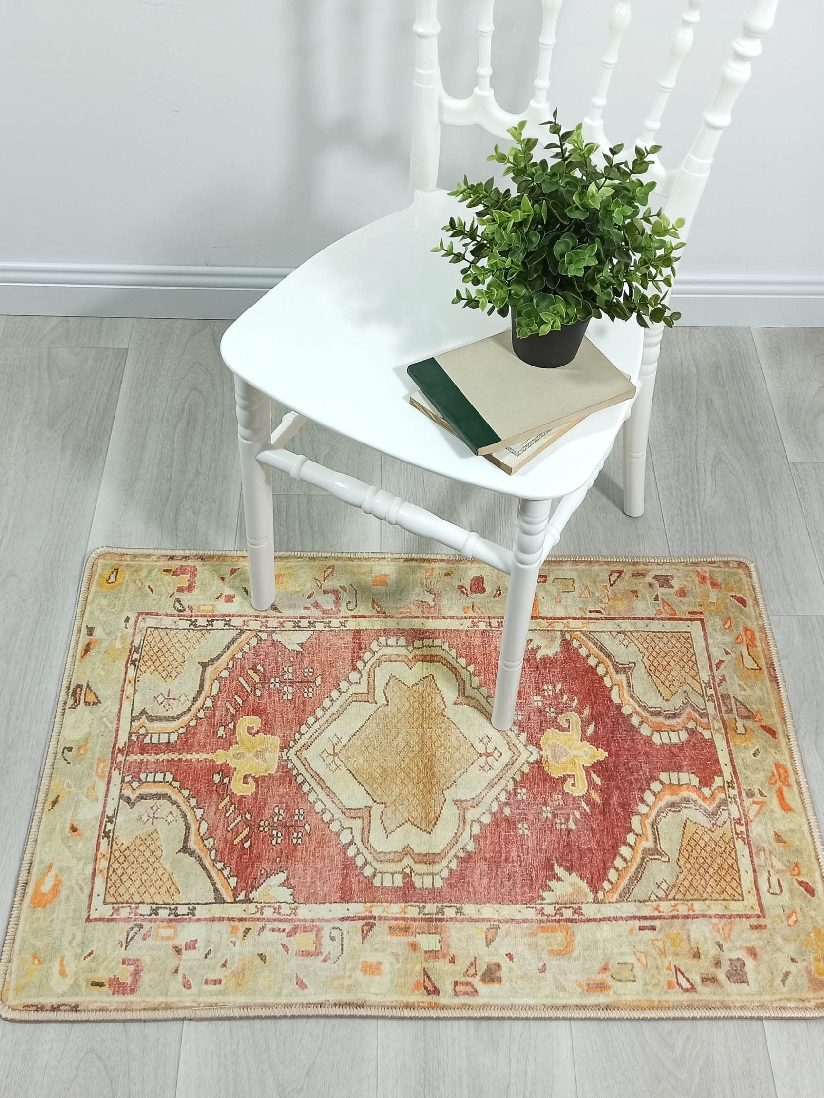 Aria Yellow Gold Medallion Turkish 2x3 Rug