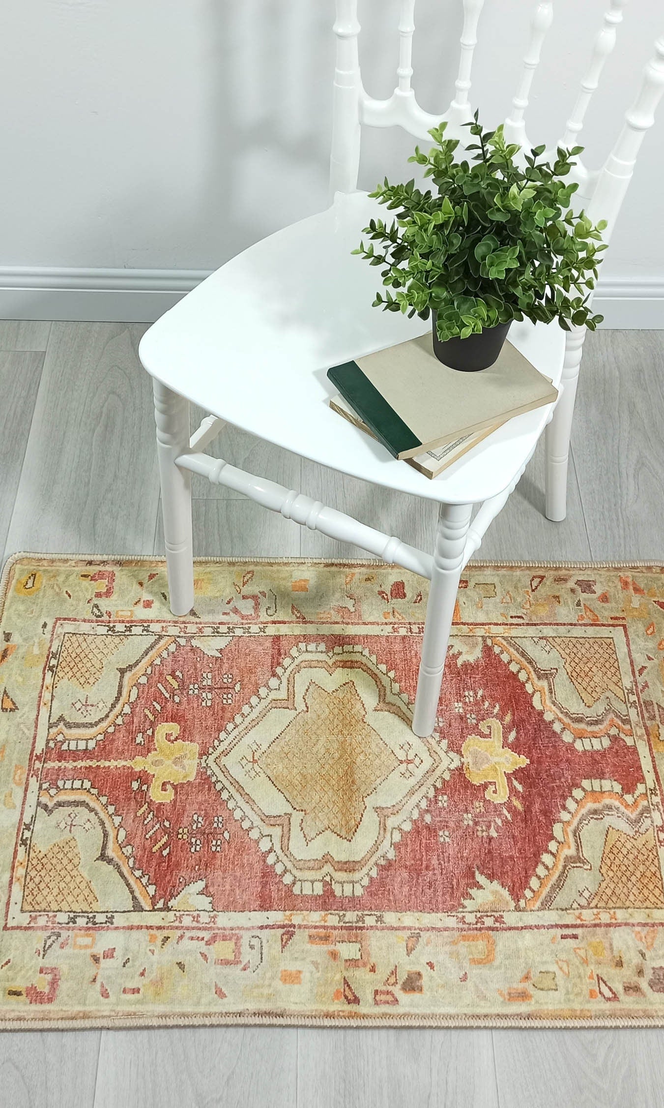 Aria Yellow Gold Medallion Turkish 2x3 Rug