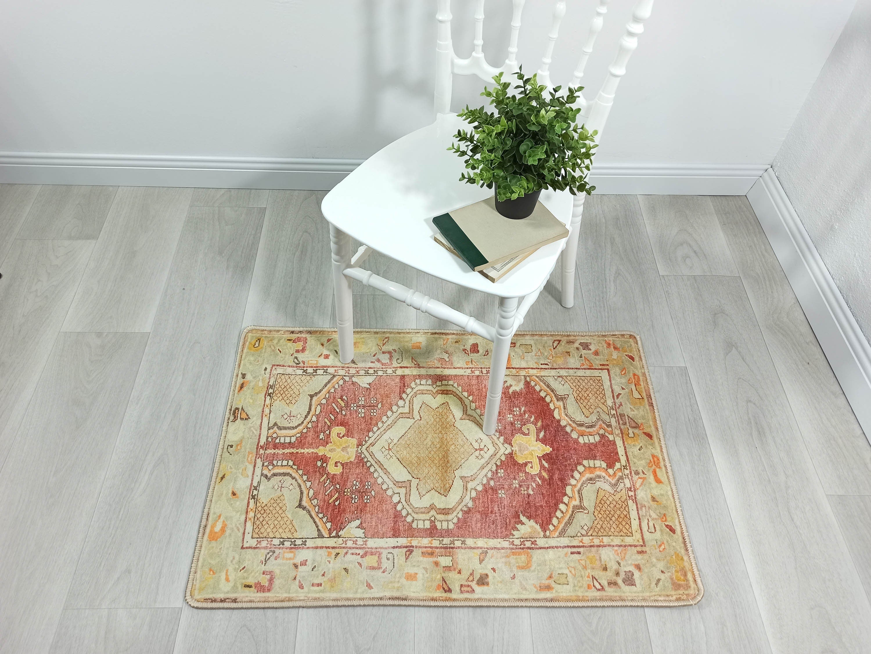 Aria Yellow Gold Medallion Turkish 2x3 Rug