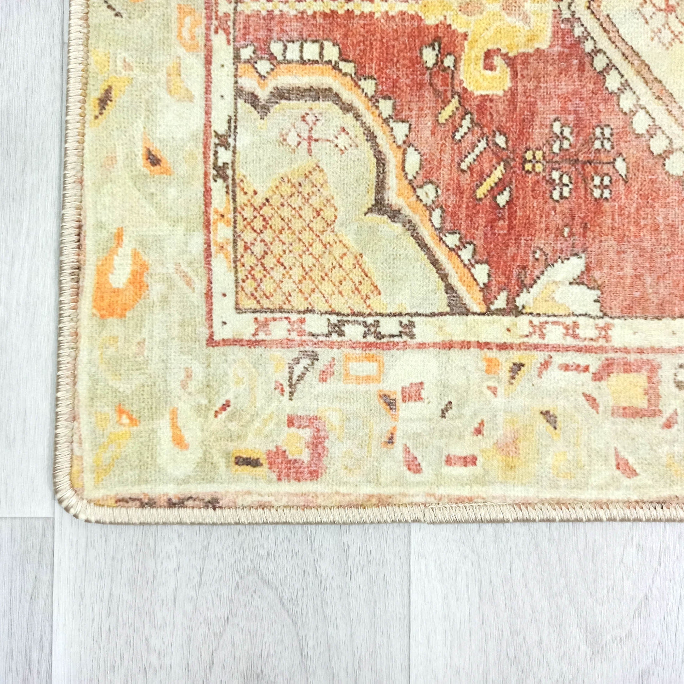 Aria Yellow Gold Medallion Turkish 2x3 Rug