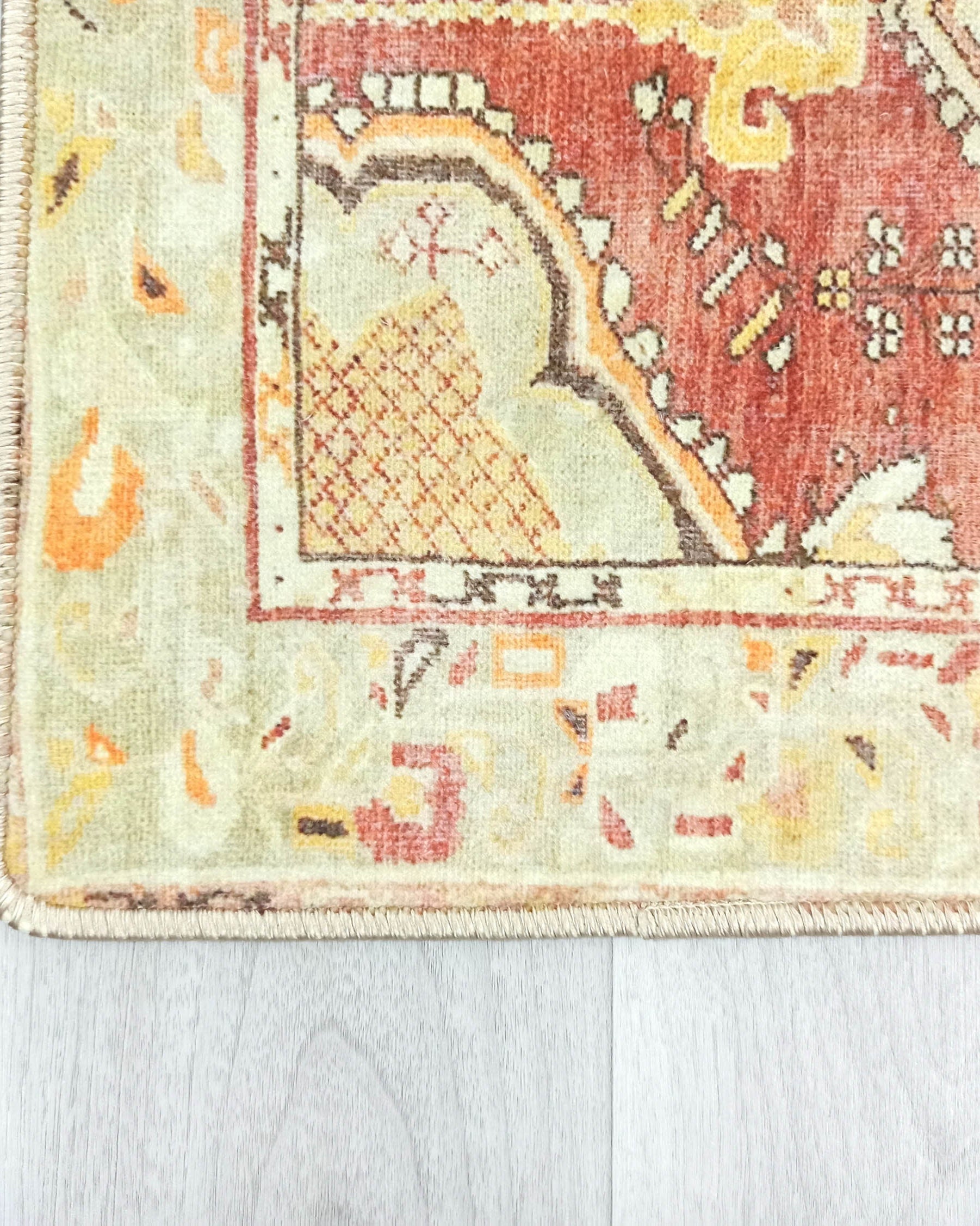 Aria Yellow Gold Medallion Turkish 2x3 Rug