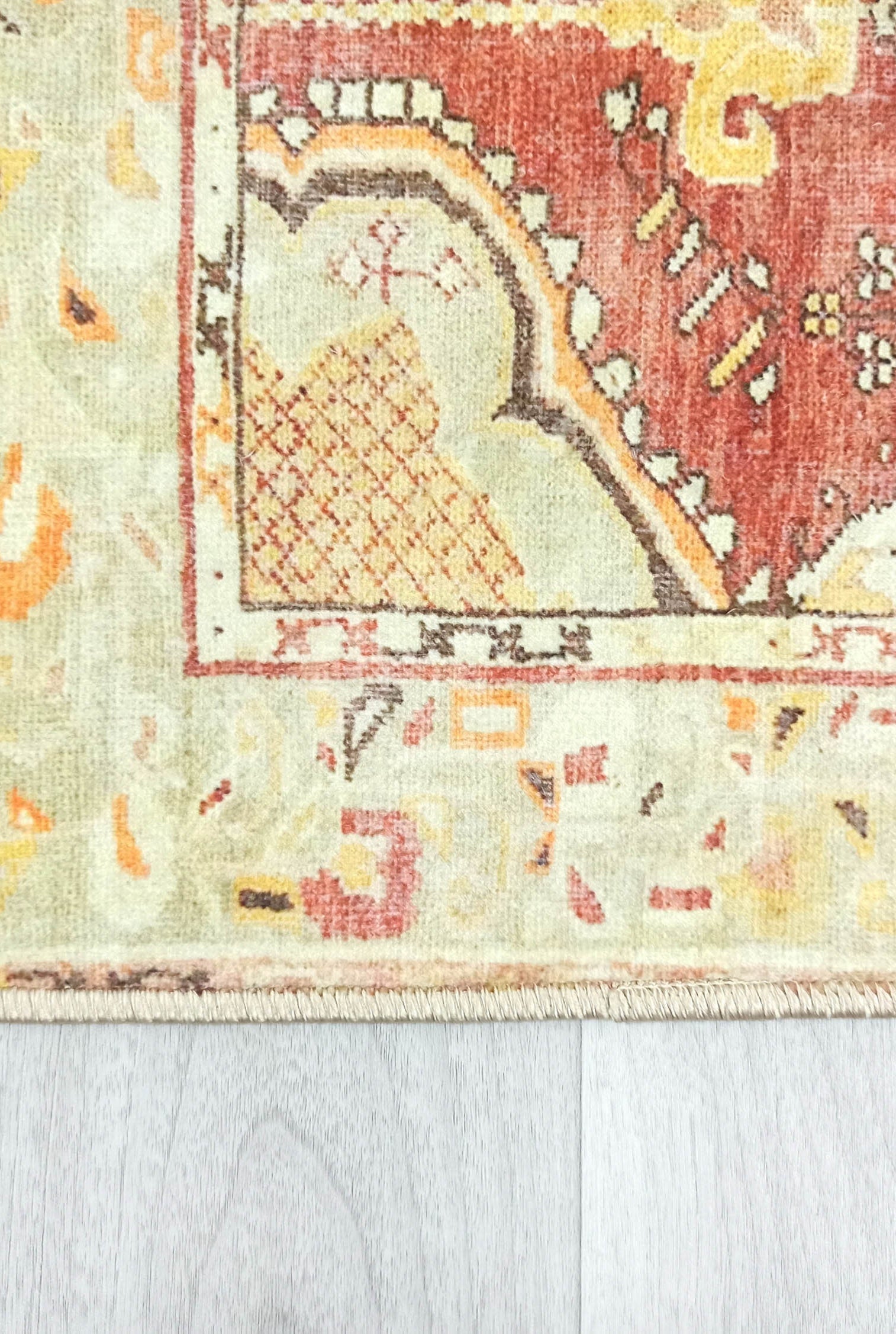 Aria Yellow Gold Medallion Turkish 2x3 Rug