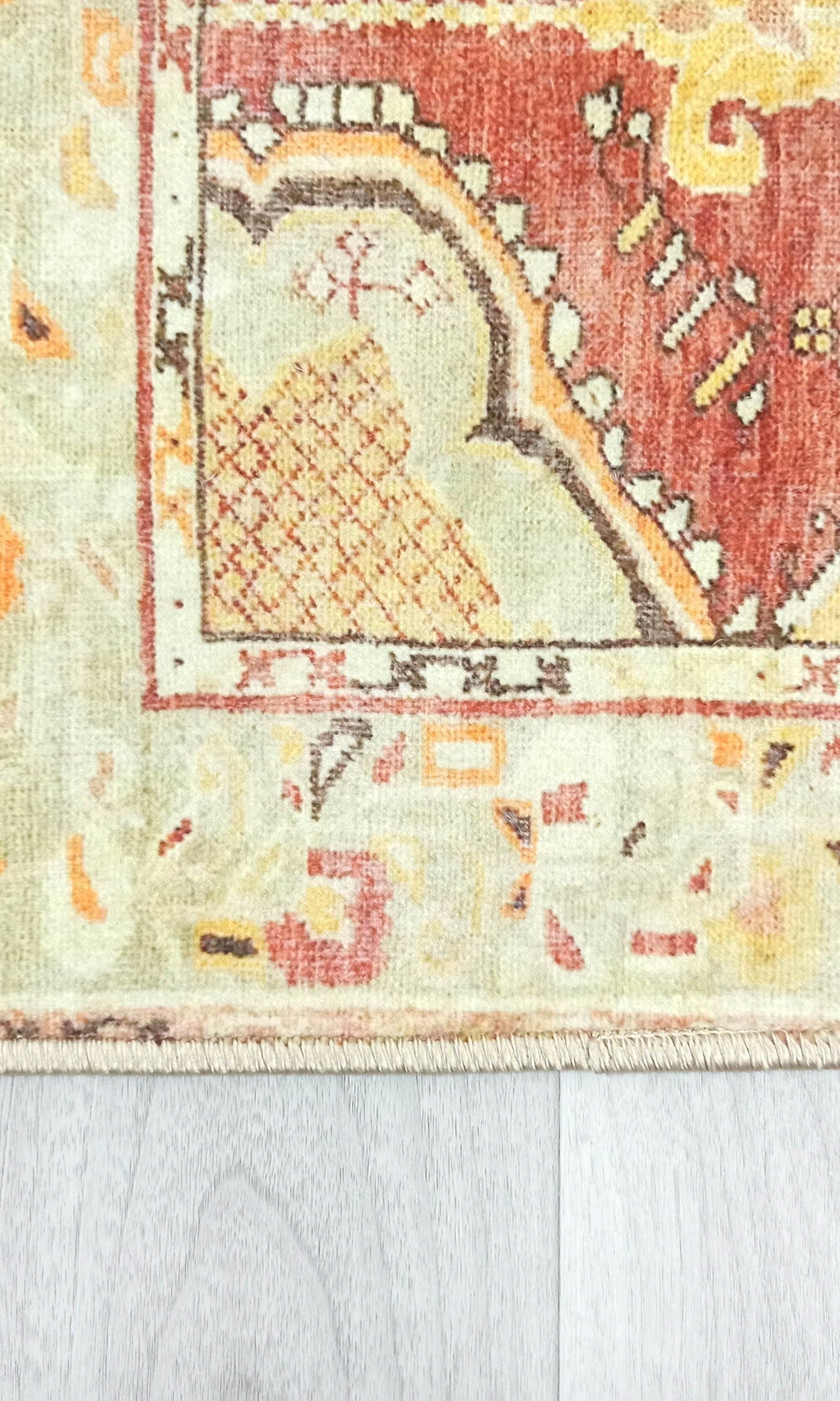 Aria Yellow Gold Medallion Turkish 2x3 Rug