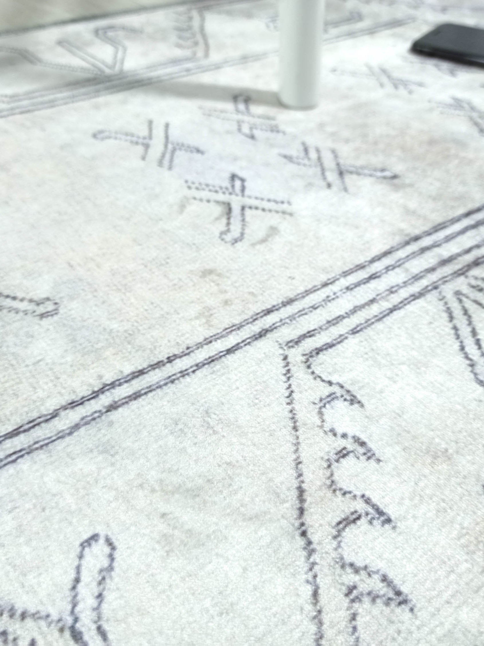 Flinda Neutral Gray Turkish Small 2x3 Rug