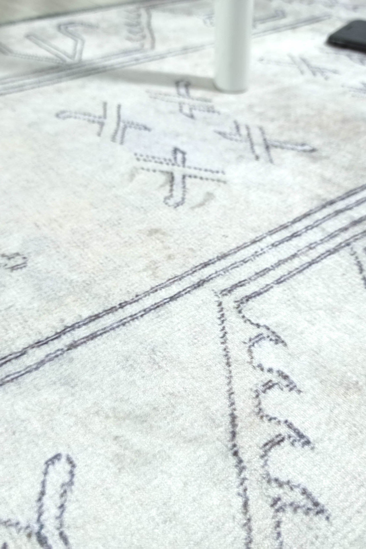 Flinda Neutral Gray Turkish Small 2x3 Rug