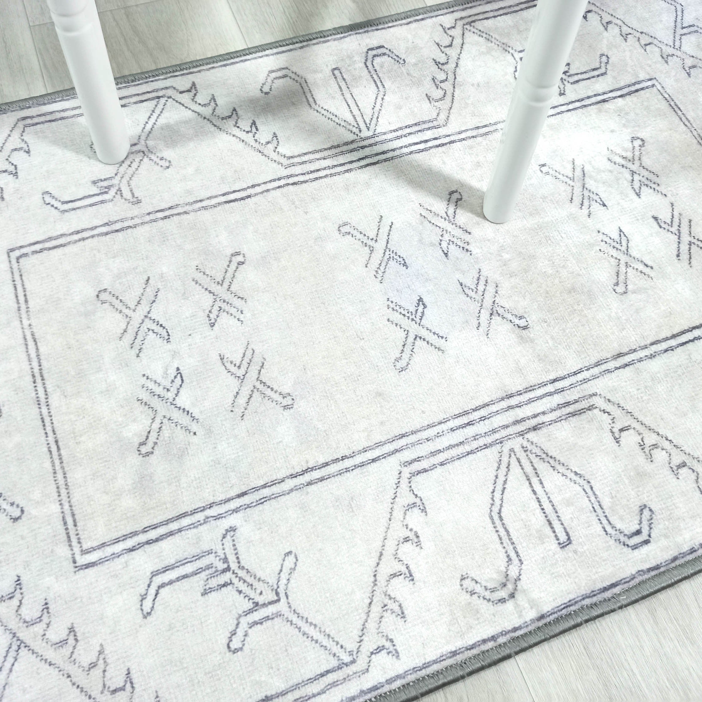 Flinda Neutral Gray Turkish Small 2x3 Rug