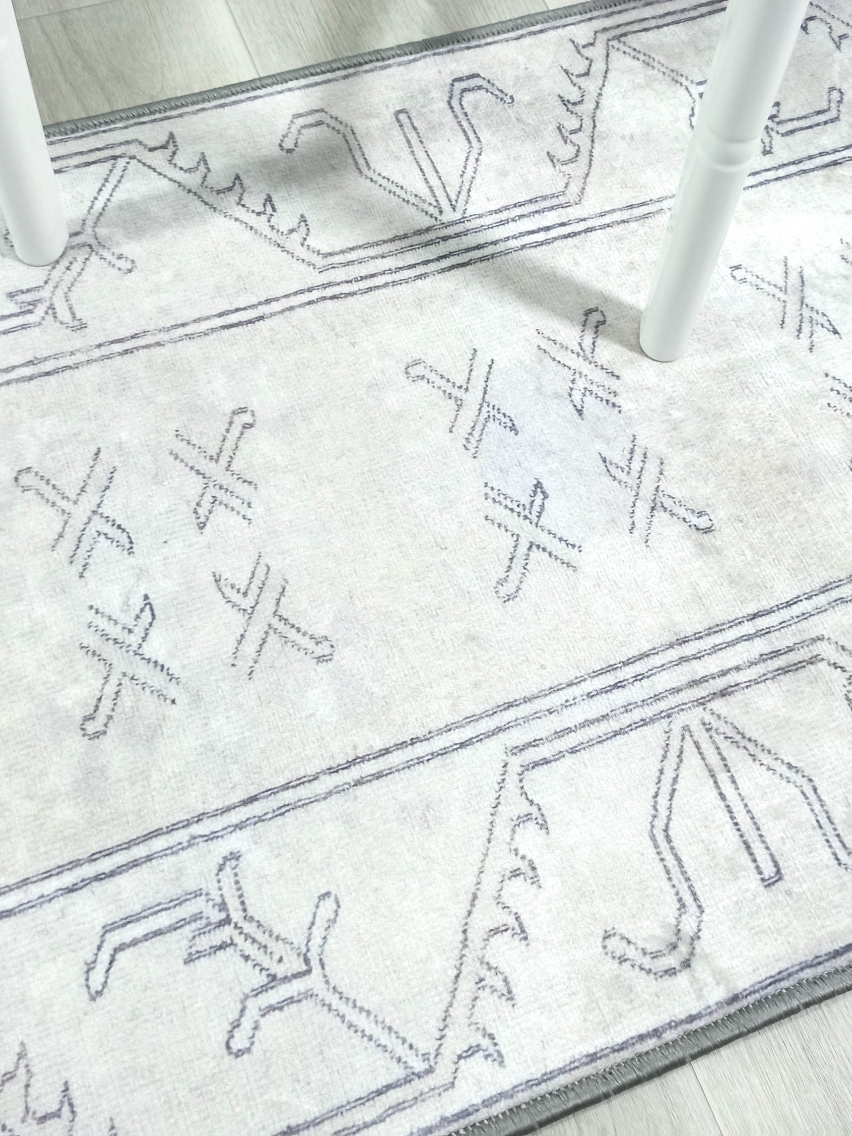 Flinda Neutral Gray Turkish Small 2x3 Rug