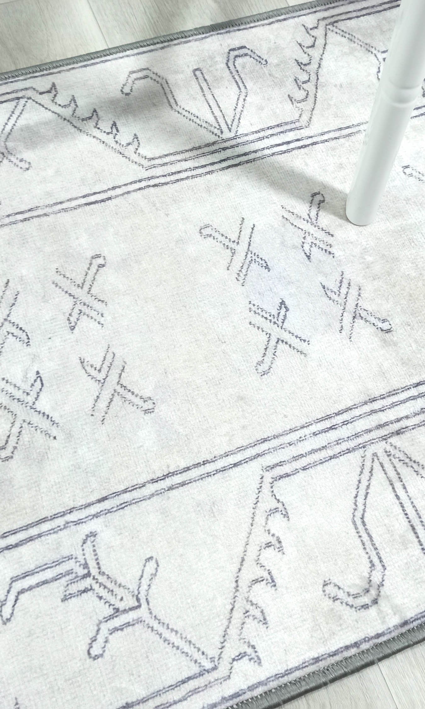 Flinda Neutral Gray Turkish Small 2x3 Rug