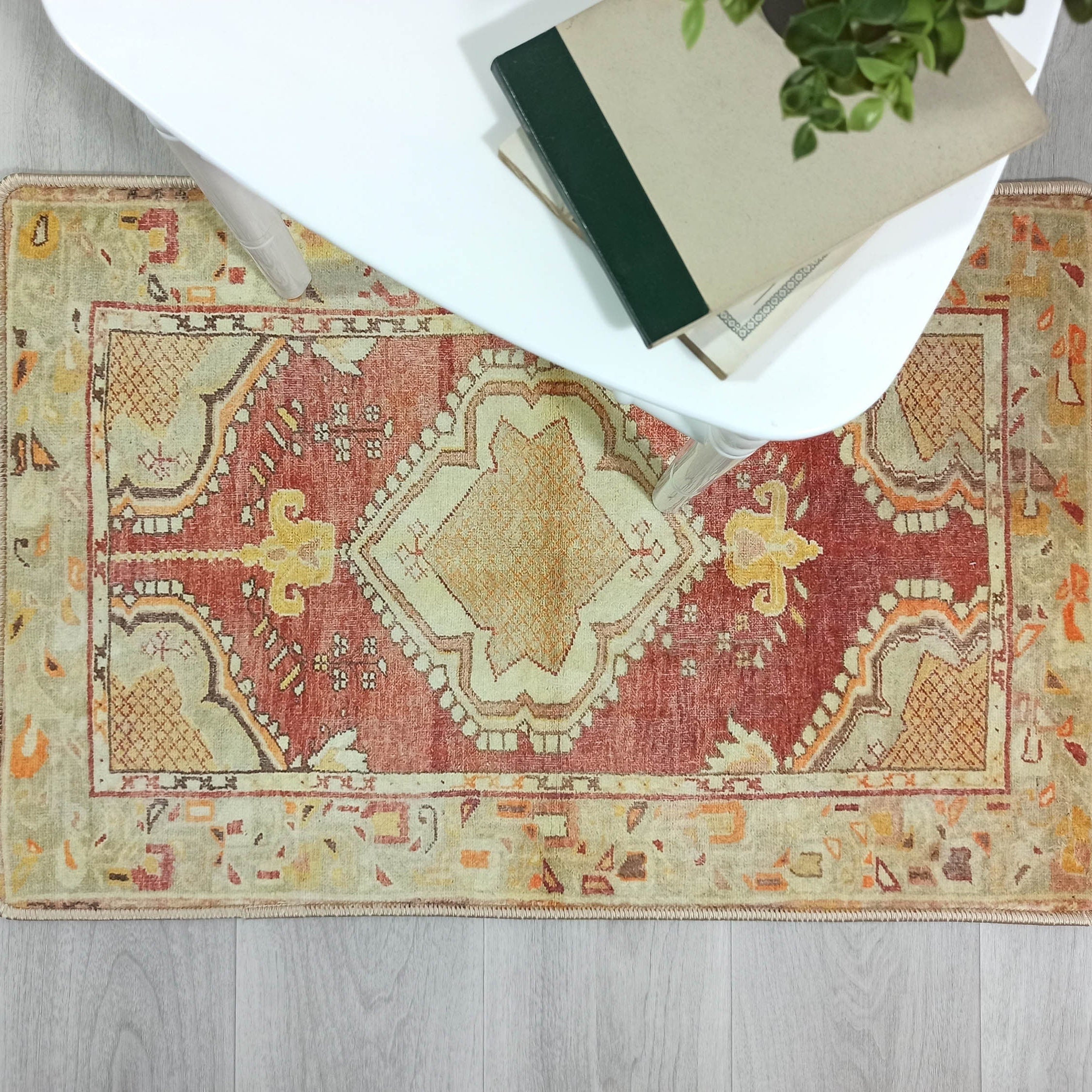 Aria Yellow Gold Medallion Turkish 2x3 Rug