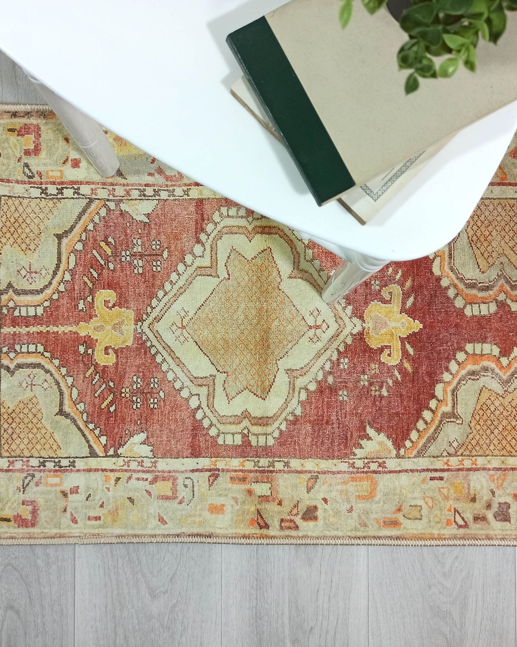 Aria Yellow Gold Medallion Turkish 2x3 Rug