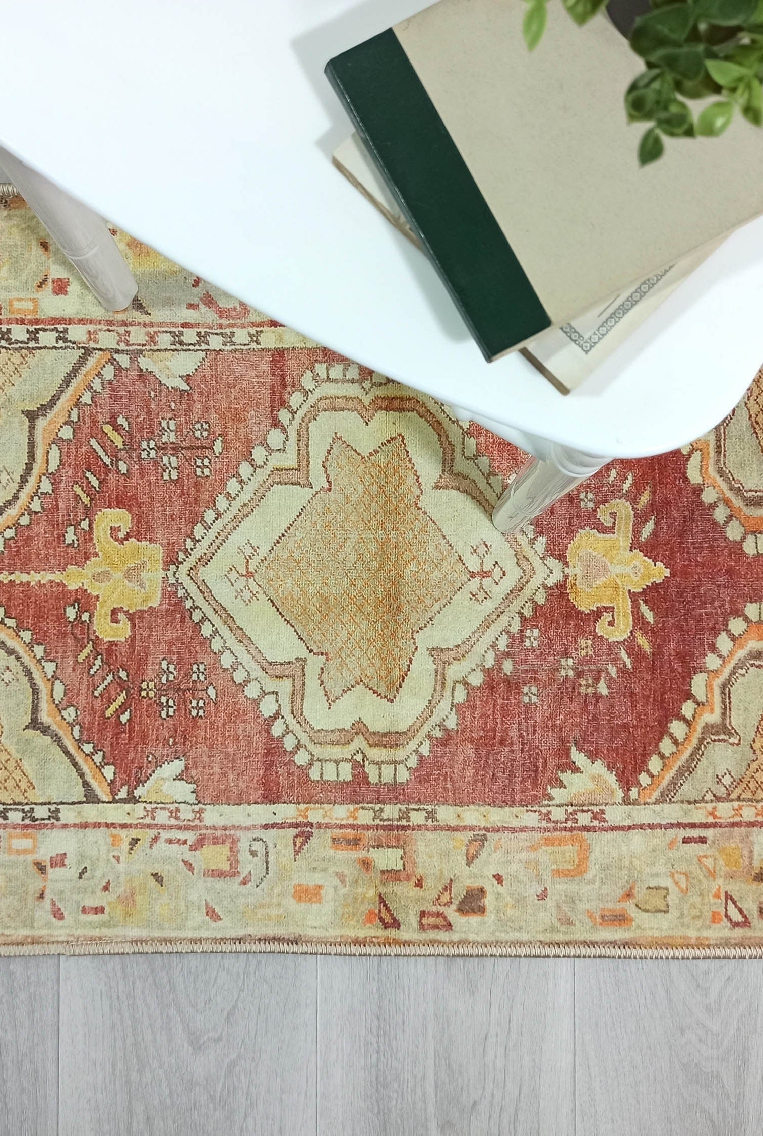 Aria Yellow Gold Medallion Turkish 2x3 Rug