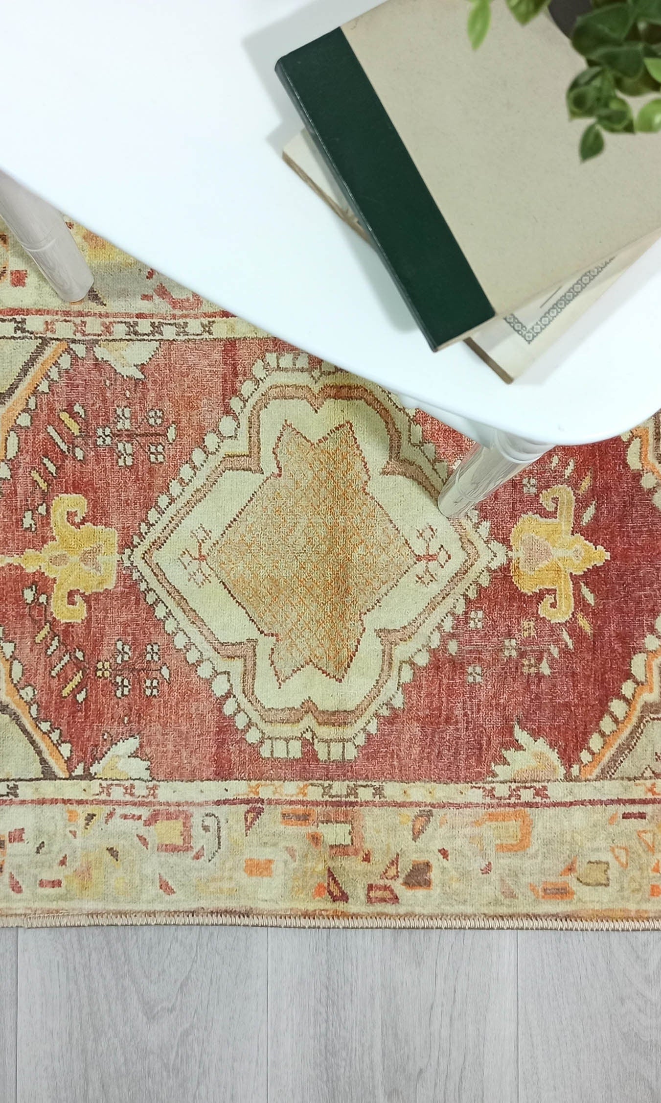 Aria Yellow Gold Medallion Turkish 2x3 Rug