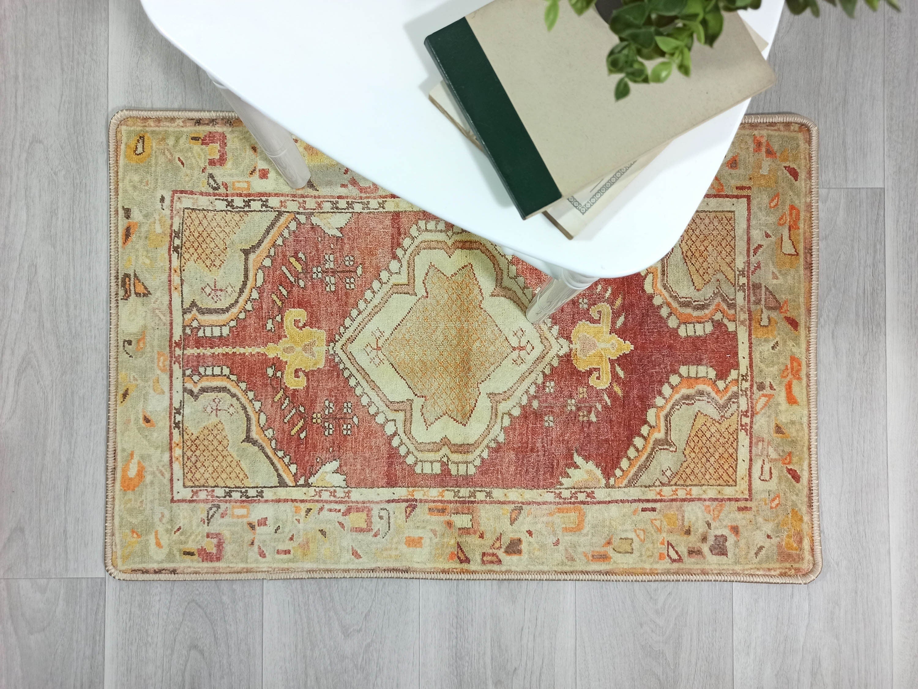 Aria Yellow Gold Medallion Turkish 2x3 Rug