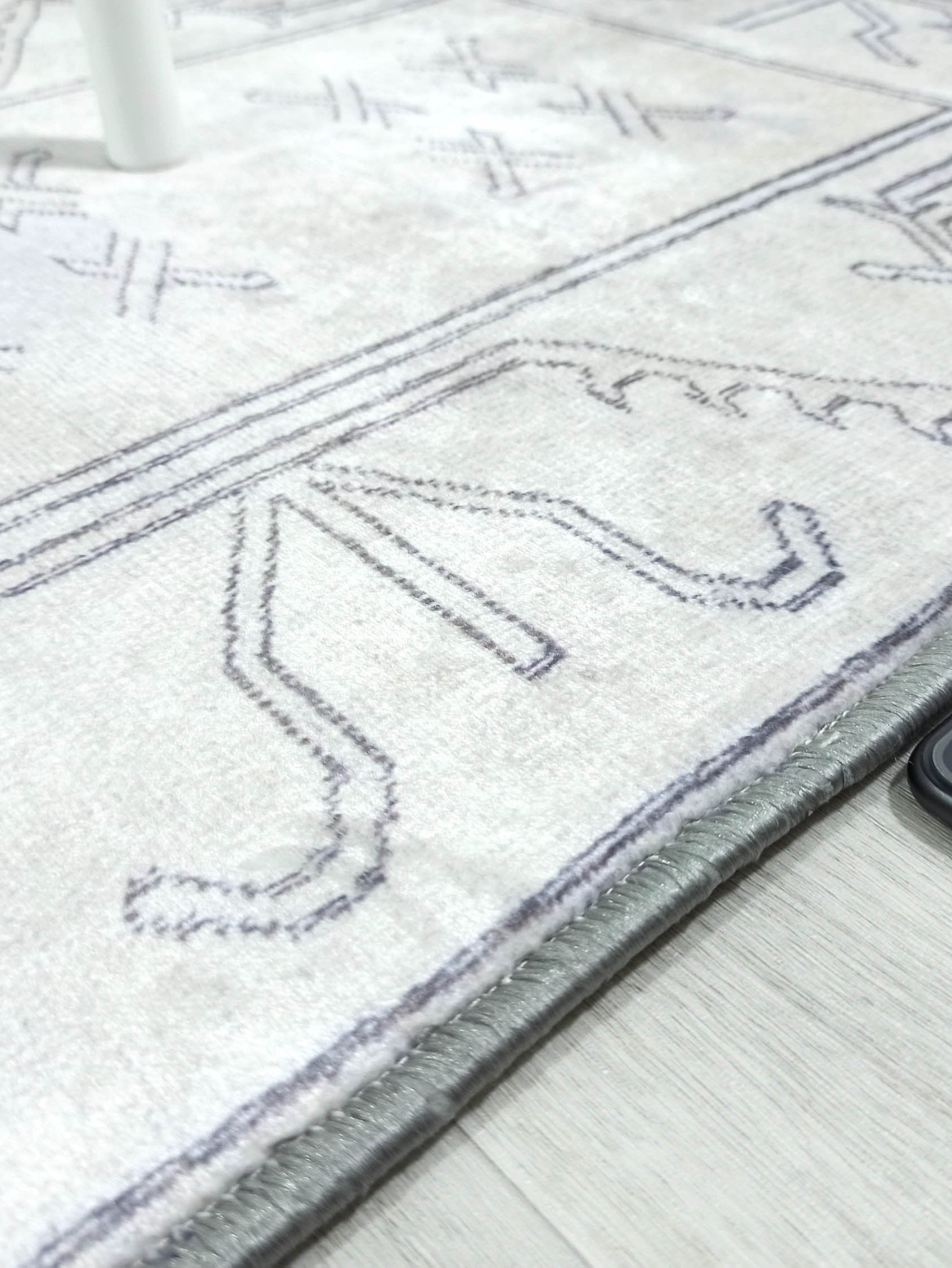 Flinda Neutral Gray Turkish Small 2x3 Rug