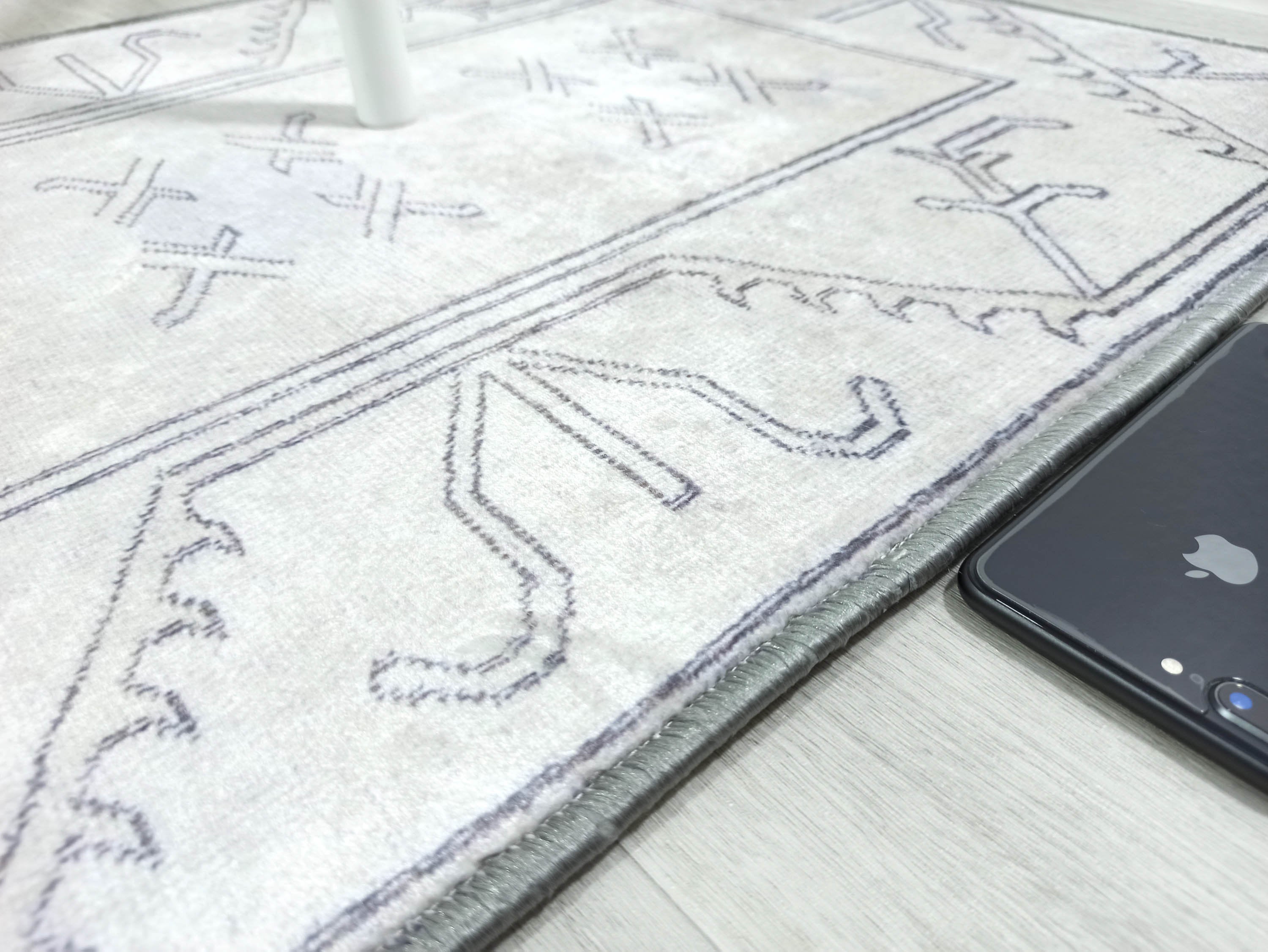 Flinda Neutral Gray Turkish Small 2x3 Rug