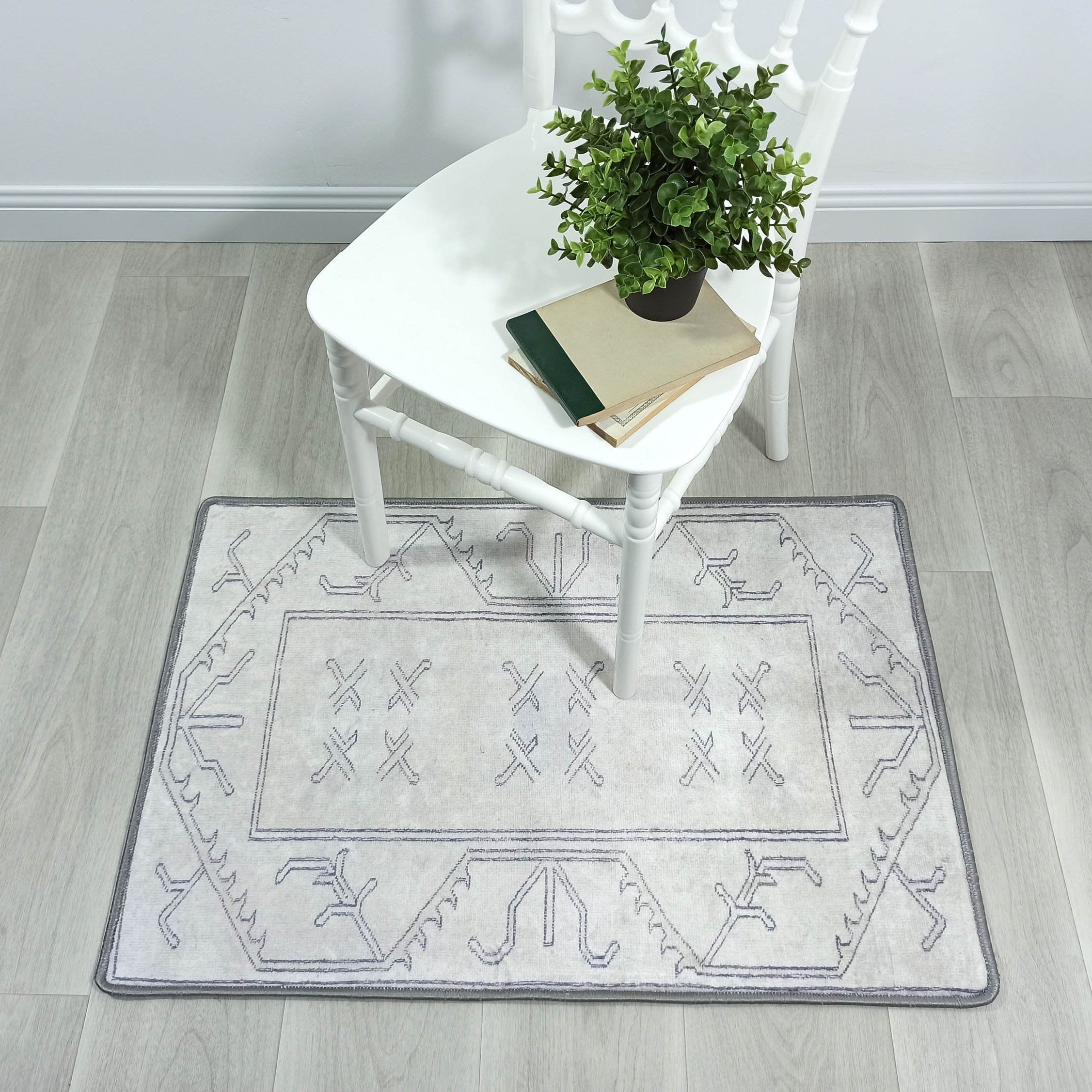Flinda Neutral Gray Turkish Small 2x3 Rug