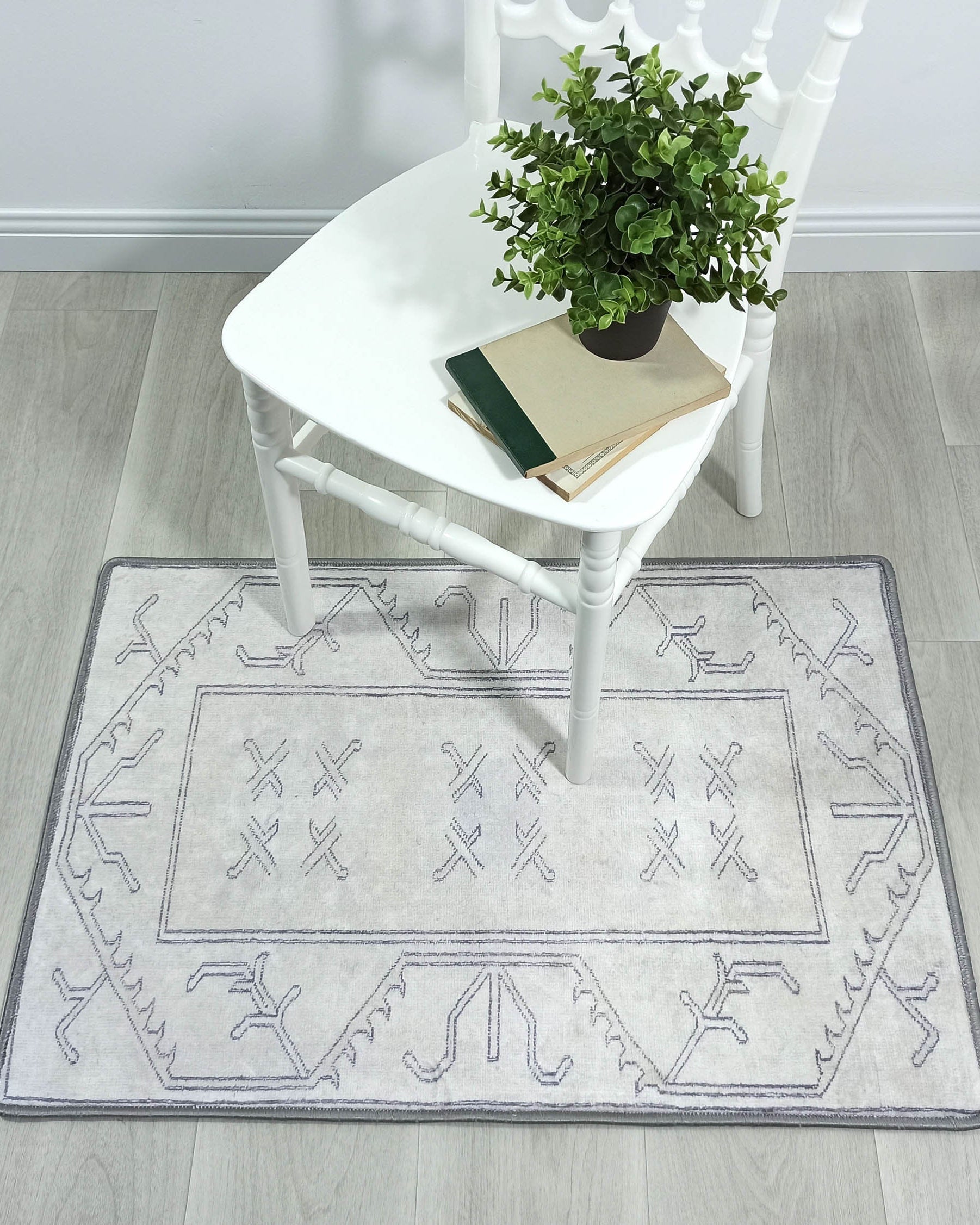 Flinda Neutral Gray Turkish Small 2x3 Rug