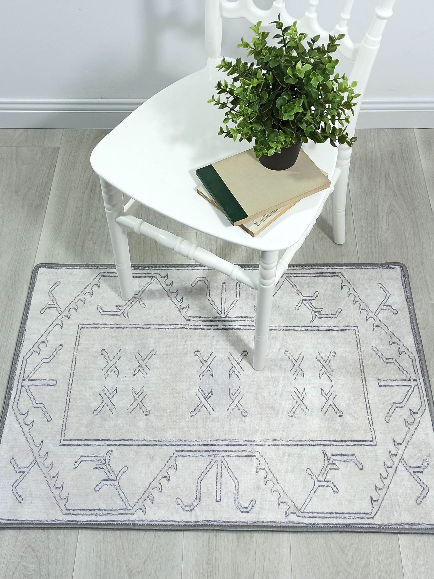 Flinda Neutral Gray Turkish Small 2x3 Rug