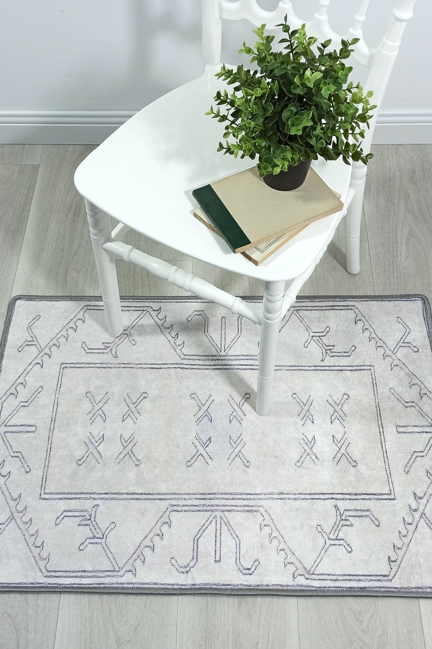 Flinda Neutral Gray Turkish Small 2x3 Rug
