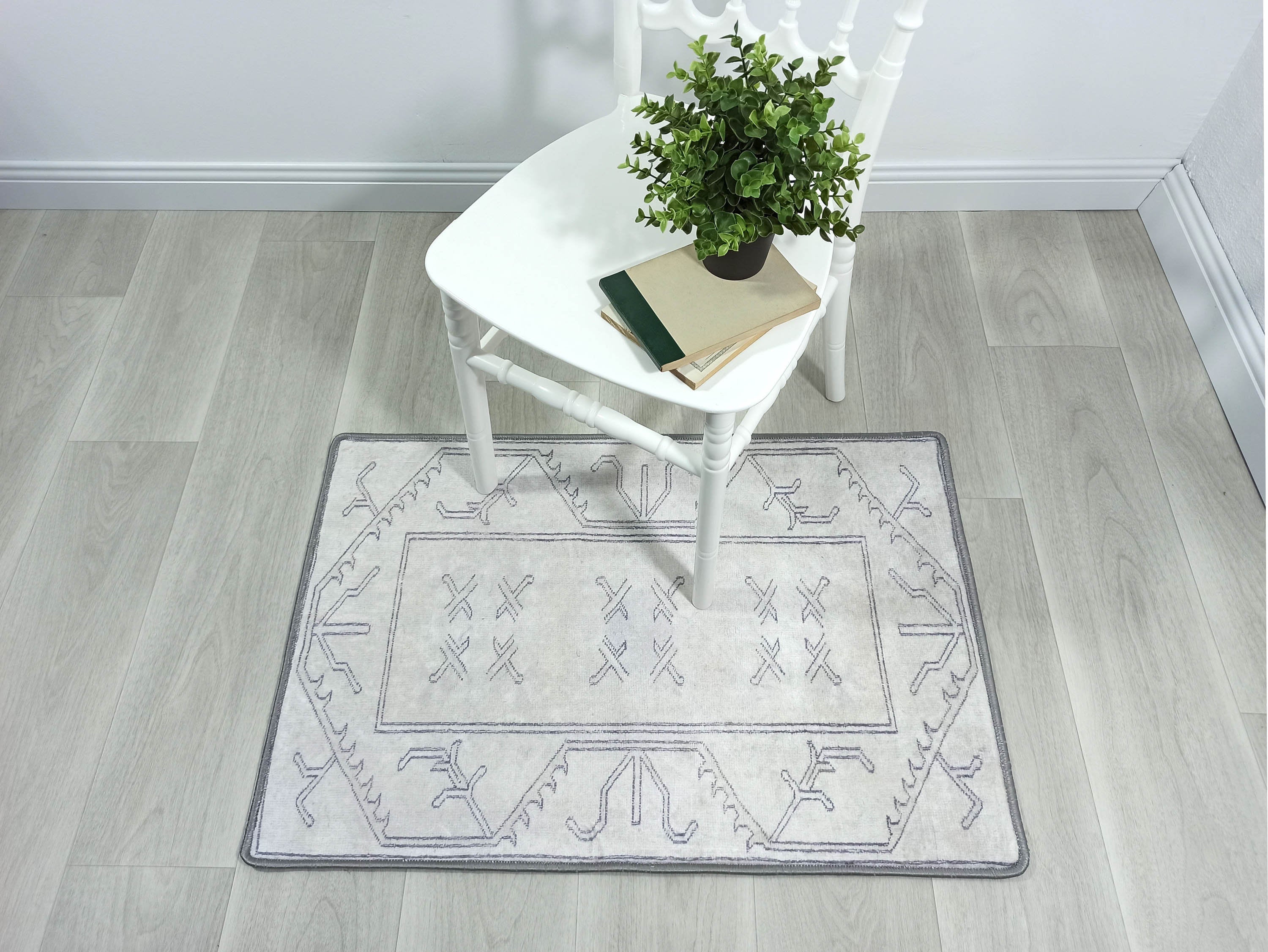 Flinda Neutral Gray Turkish Small 2x3 Rug