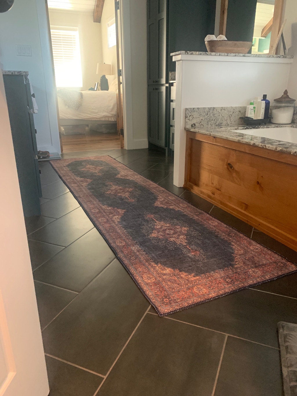 Persian Rugs: A Blend of Cultural Tradition and Financial Value