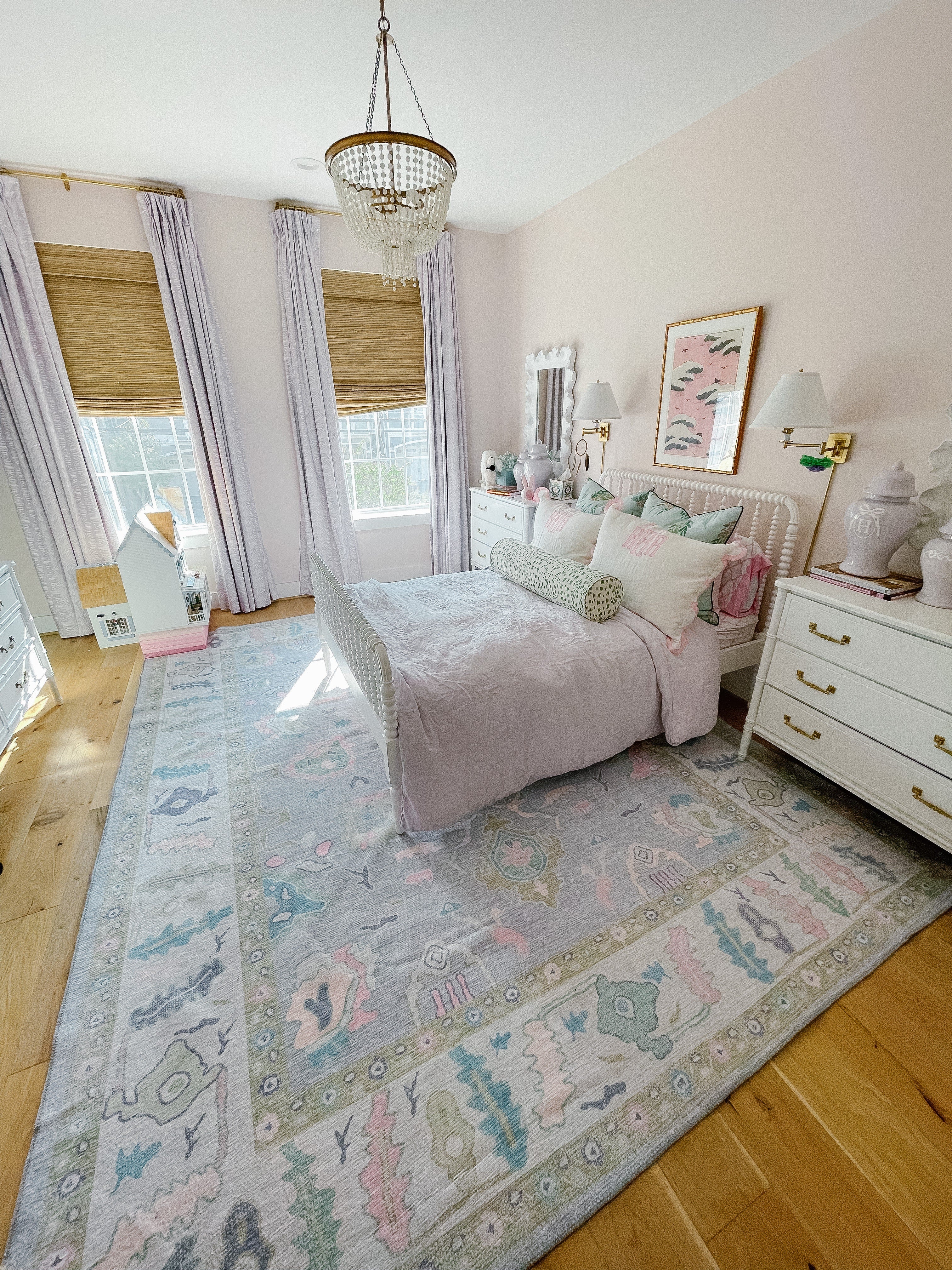 Selecting a Minimalist Area Rug with a Modern Touch