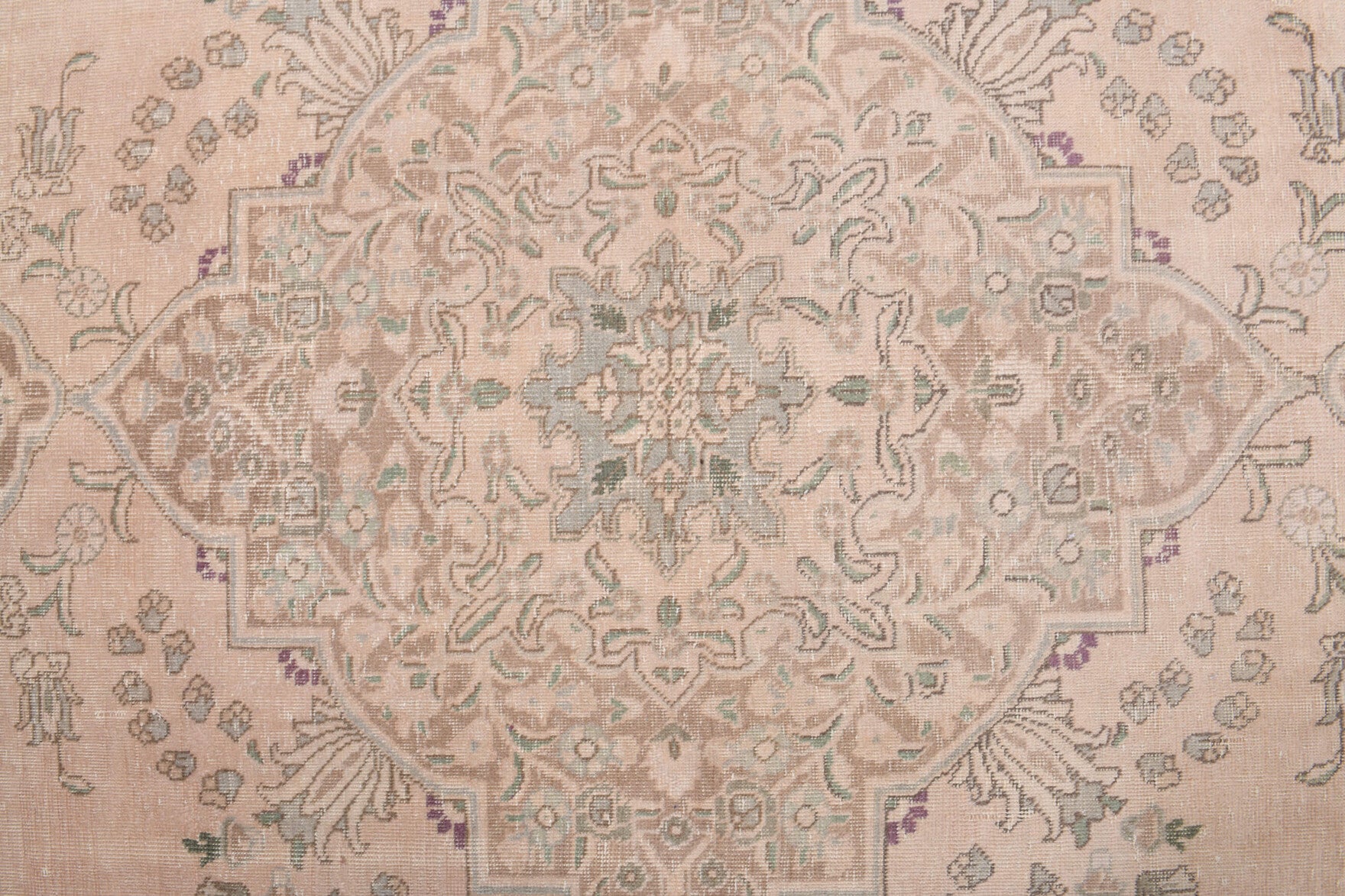 Kleokrateia rug: 1970s handmade Persian rug with oriental motifs and cotton backing