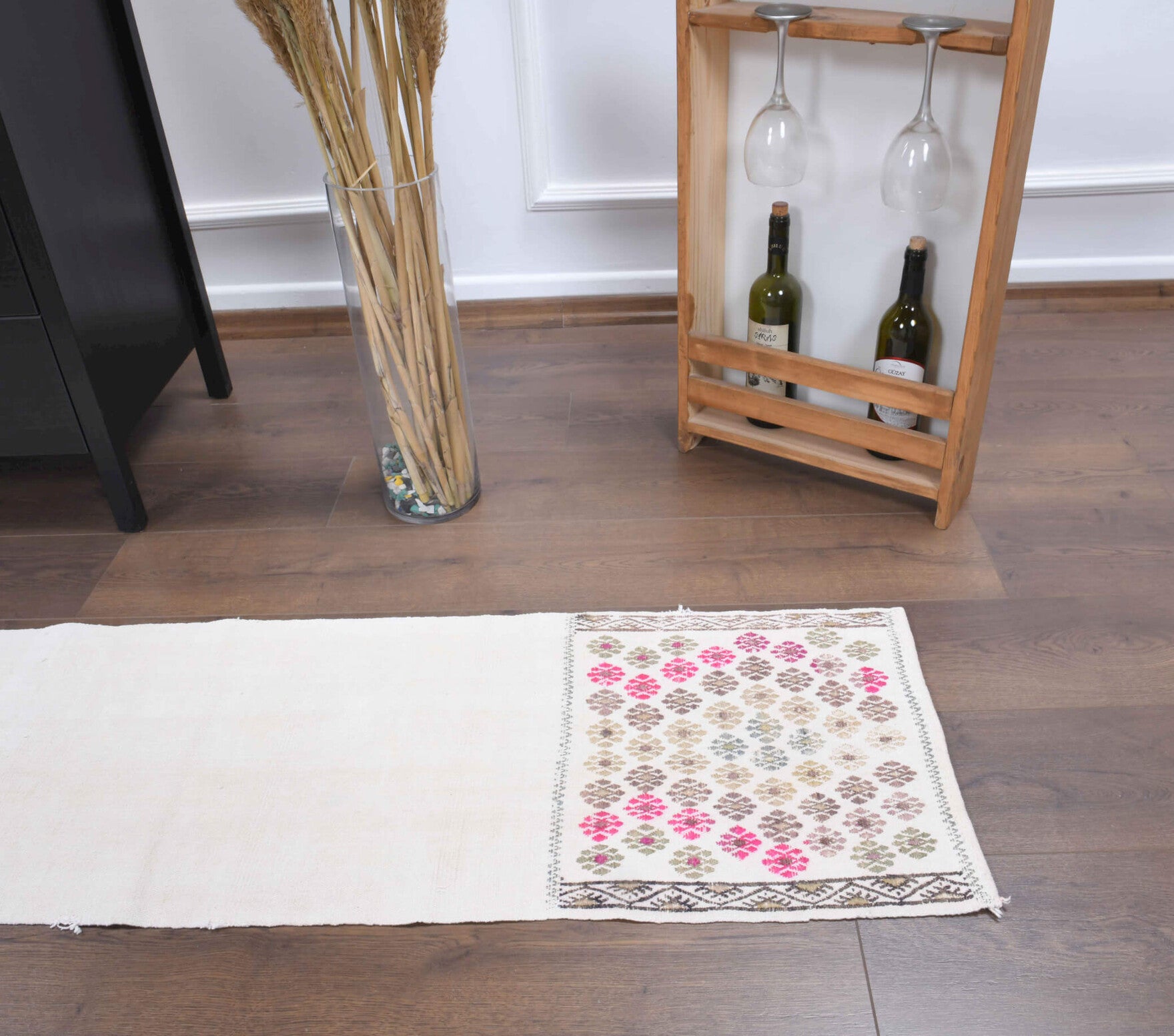 Handwoven flatweave wool runner from Anatolia, Turkey – 1x7 Wool Vintage Narrow Kilim Runner Rug 1'5" x 6'11"