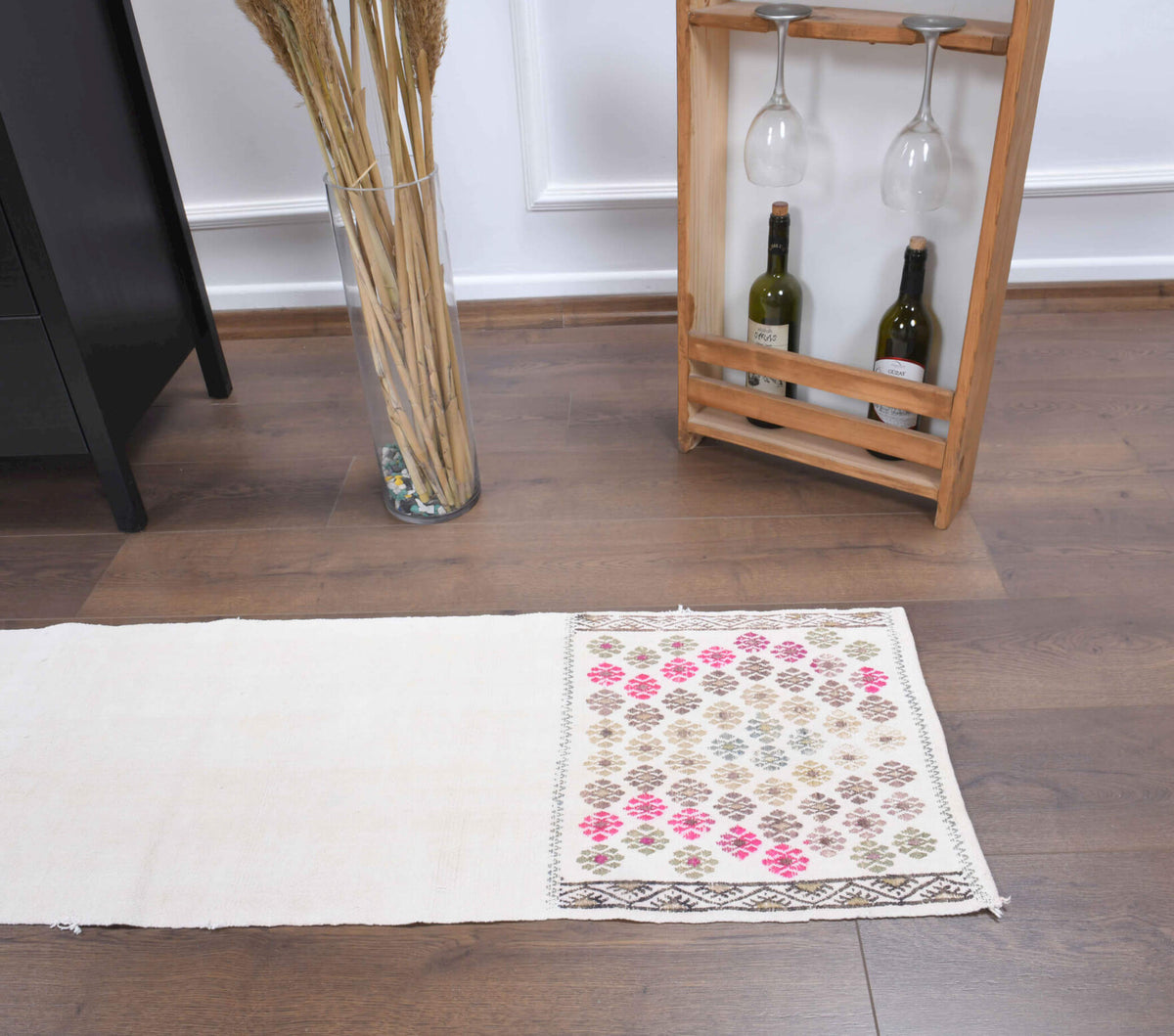 Handwoven flatweave wool runner from Anatolia, Turkey – 1x7 Wool Vintage Narrow Kilim Runner Rug 1'5" x 6'11"