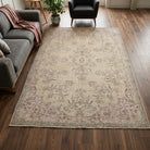 Tribal and floral pattern on the Naksnihal Ayseli vintage area rug – handmade in Anatolia, Turkey