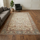 Floral and oriental pattern on the Mirtodoxa Aysuda vintage area rug – handmade in Anatolia, Turkey