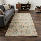 Floral pattern on the Kelebekmelek Besime vintage area rug – handmade in Anatolia, Turkey