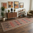 Tribal pattern on the Husnbike Brynleigh vintage runner rug – handmade in Anatolia, Turkey