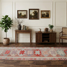 Geometric pattern on the Polynassa Camila vintage area rug – handmade in Anatolia, Turkey