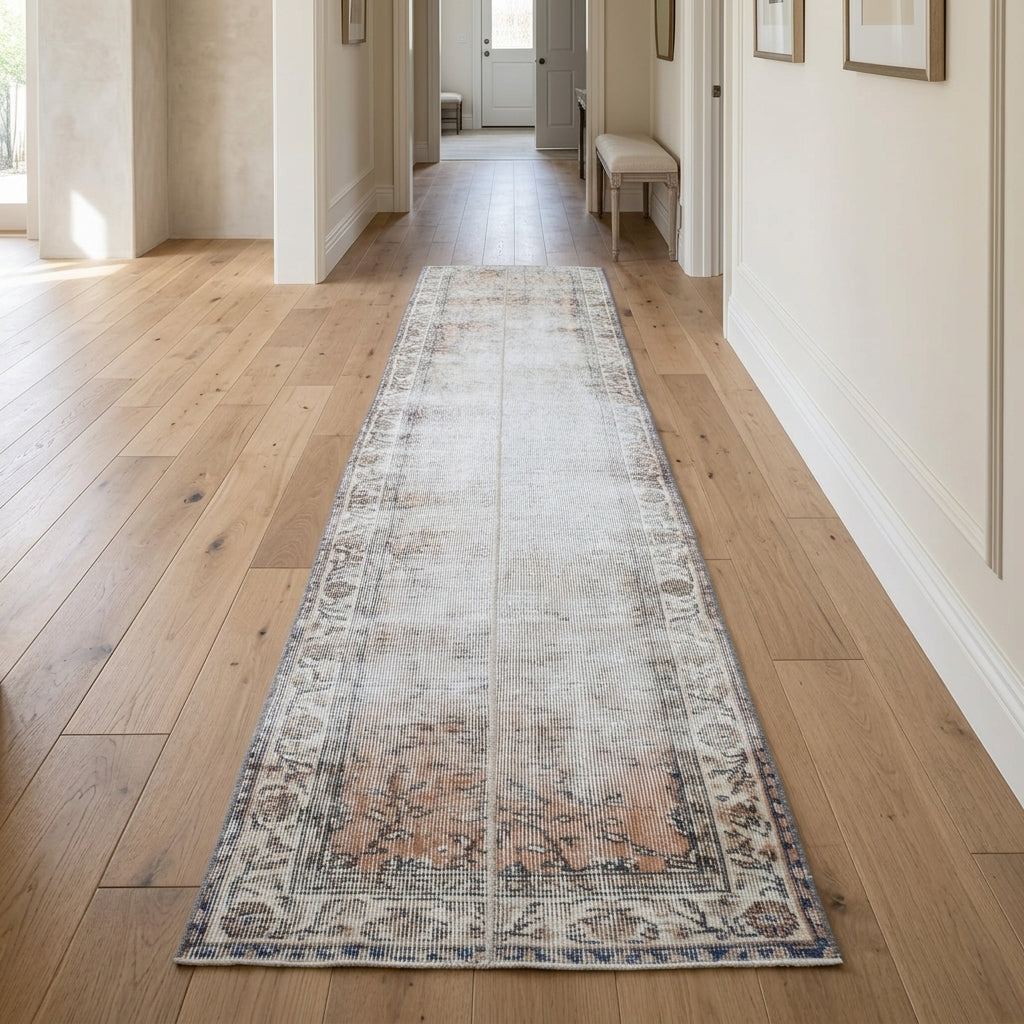 Tribal pattern on the Galenozoe Christina vintage runner rug – handmade in Anatolia, Turkey
