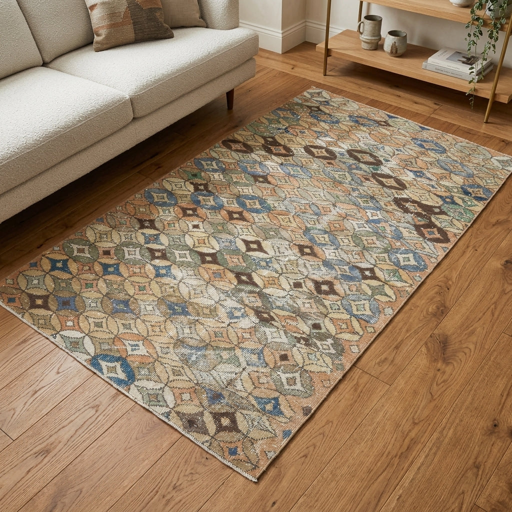 Ikat pattern on the Irimene vintage area rug – handmade in Anatolia, Turkey