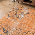Oriental pattern on the Isonoma vintage area rug – handmade in Anatolia, Turkey