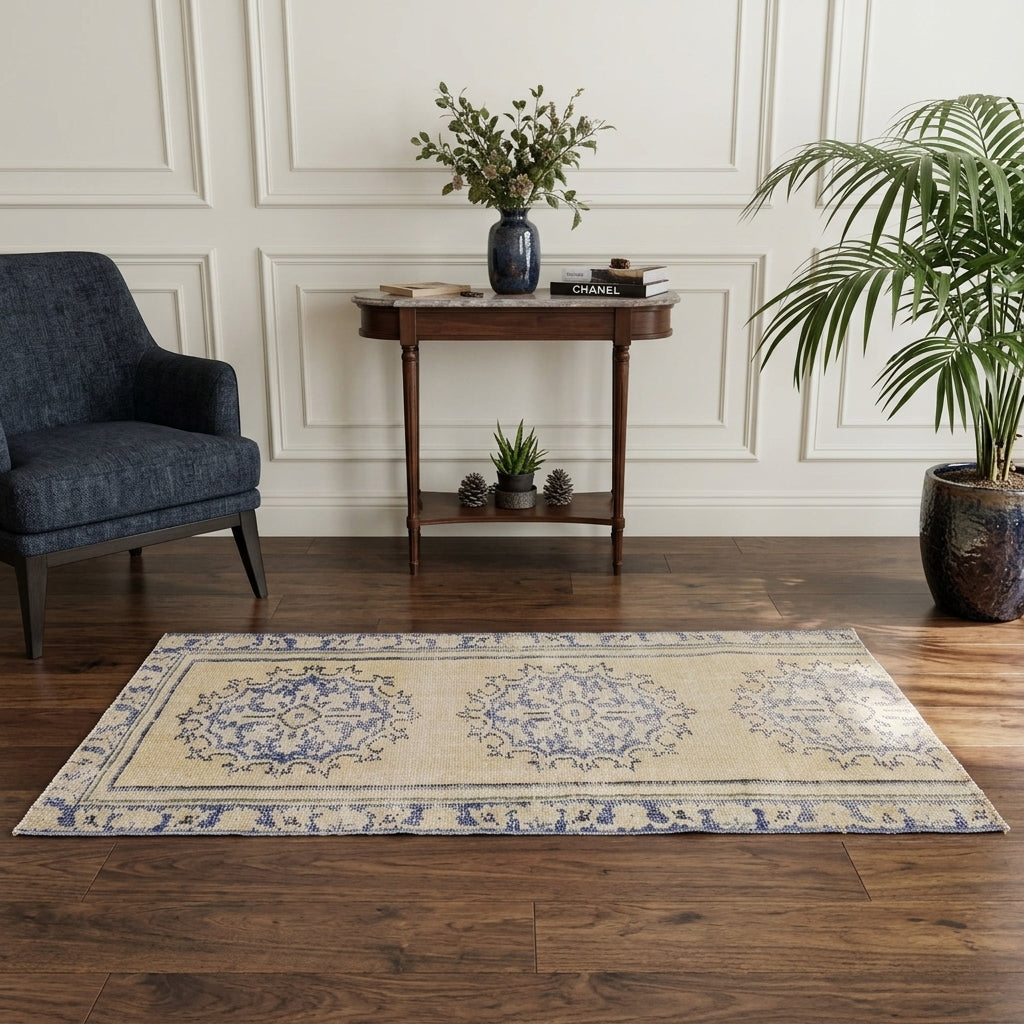 Floral pattern on the Phemechoria vintage patchwork area rug – handmade in Anatolia, Turkey