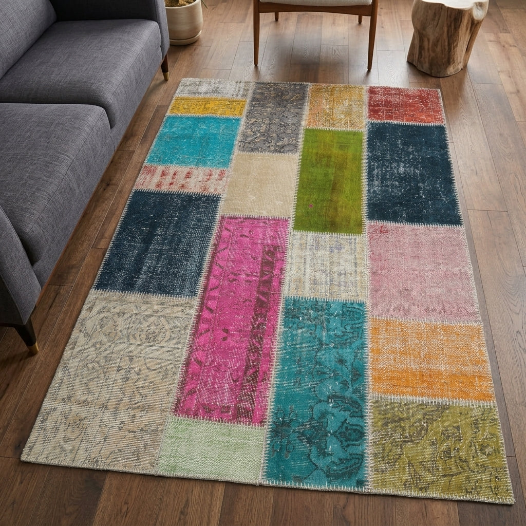 Abstract pattern on the Hilalumut vintage patchwork area rug – handmade in Anatolia, Turkey
