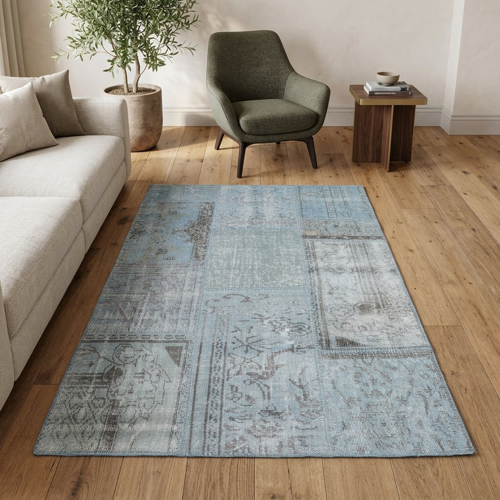 Pattern on the Hesperpetra vintage patchwork area rug – handmade in Anatolia, Turkey